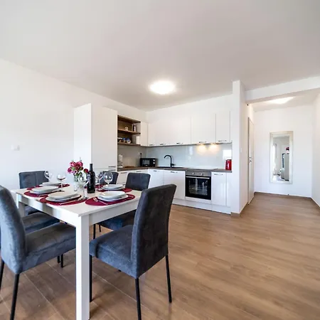 Apartment Alba *